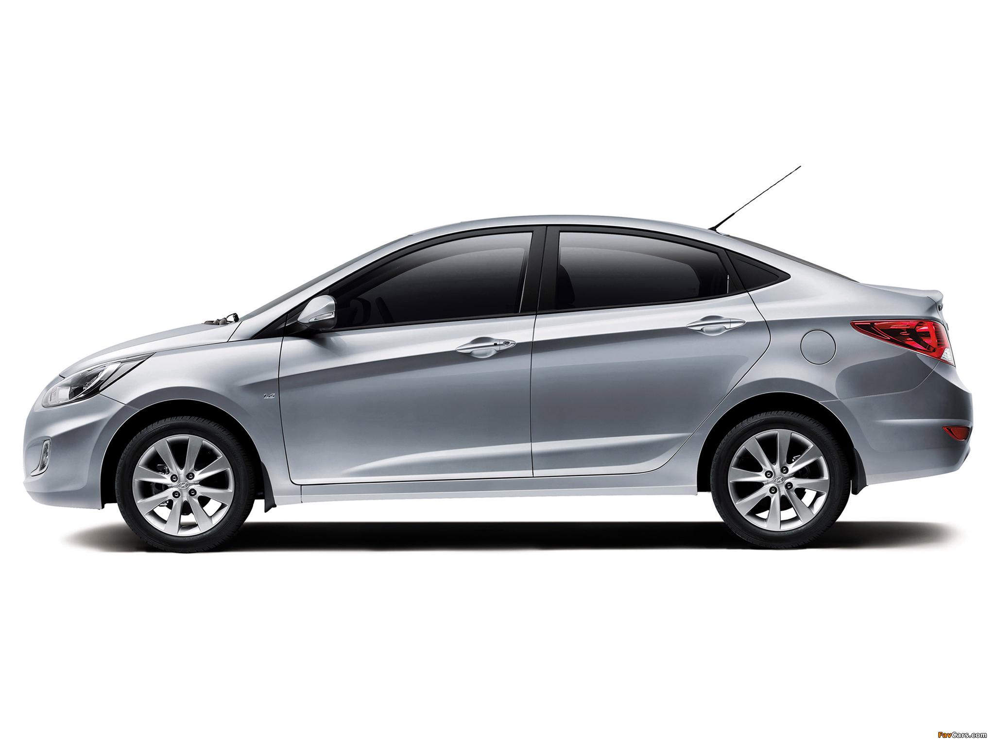 Hyundai Accent (RB) 2010 pictures (2048 x 1536)