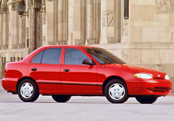 Images of Hyundai Accent Sedan US-spec 1994–96