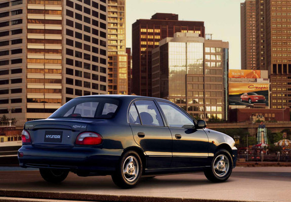 Images of Hyundai Accent Sedan 1996–2000