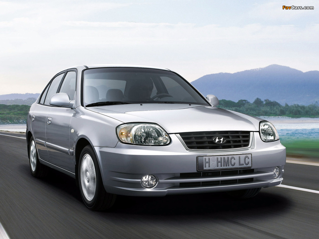 Images of Hyundai Accent 5-door 2003–06 (1024 x 768)