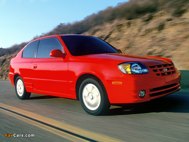 Images of Hyundai Accent 3-door US-spec 2003–06 (640 x 480)