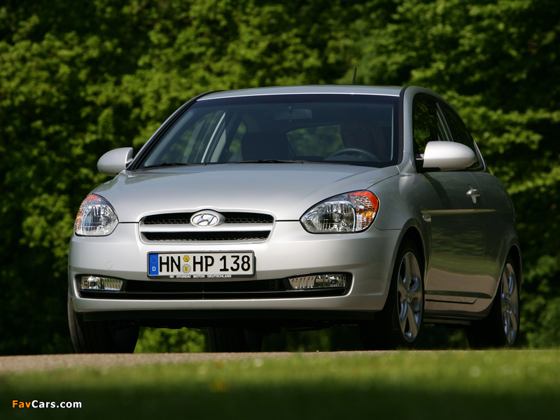 Images of Hyundai Accent 3-door 2006–07 (800 x 600)