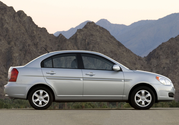 Images of Hyundai Accent Sedan US-spec 2006–11