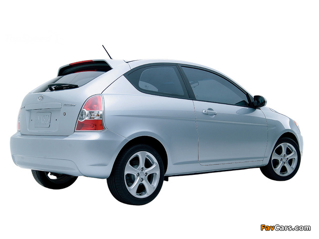 Images of Hyundai Accent 3-door US-spec 2006–11 (640 x 480)