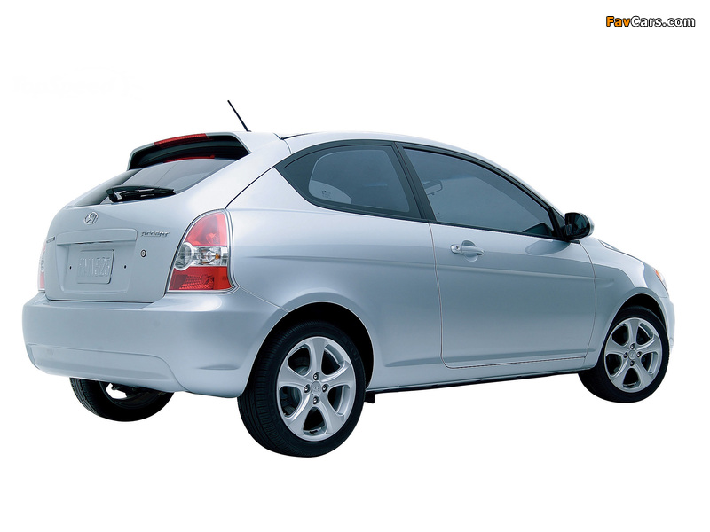 Images of Hyundai Accent 3-door US-spec 2006–11 (800 x 600)