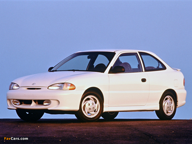 Photos of Hyundai Accent 3-door US-spec 1994–96 (800 x 600)