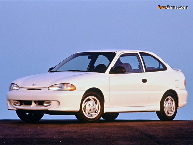 Photos of Hyundai Accent 3-door US-spec 1994–96 (640 x 480)