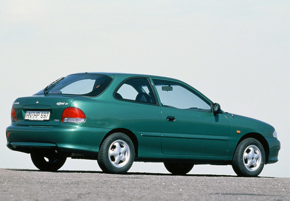 Photos of Hyundai Accent 3-door 1996–2000