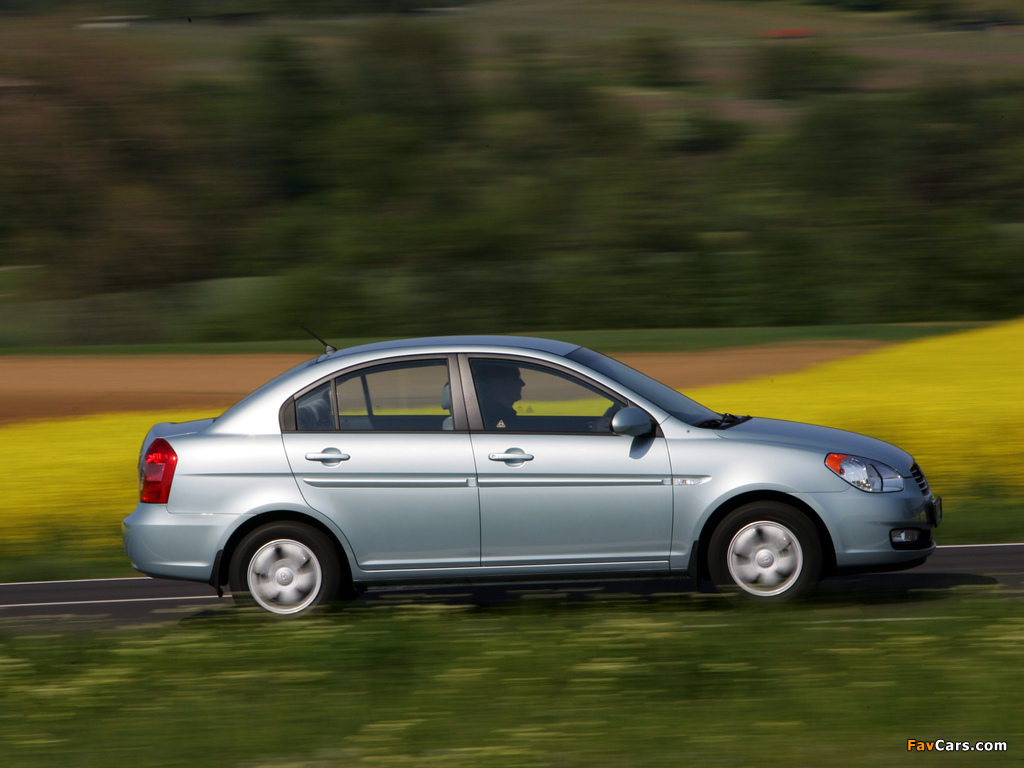Photos of Hyundai Accent Sedan 2006–10 (1024 x 768)