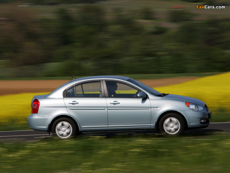 Photos of Hyundai Accent Sedan 2006–10 (800 x 600)