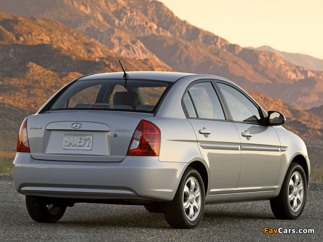 Photos of Hyundai Accent Sedan US-spec 2006–11 (640 x 480)
