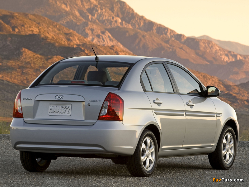 Photos of Hyundai Accent Sedan US-spec 2006–11 (800 x 600)