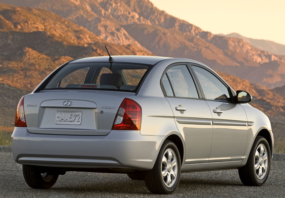 Photos of Hyundai Accent Sedan US-spec 2006–11