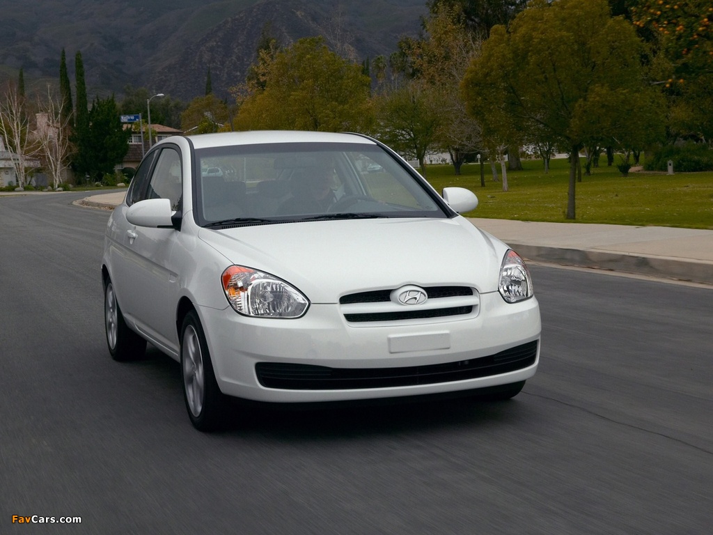 Photos of Hyundai Accent 3-door US-spec 2006–11 (1024 x 768)