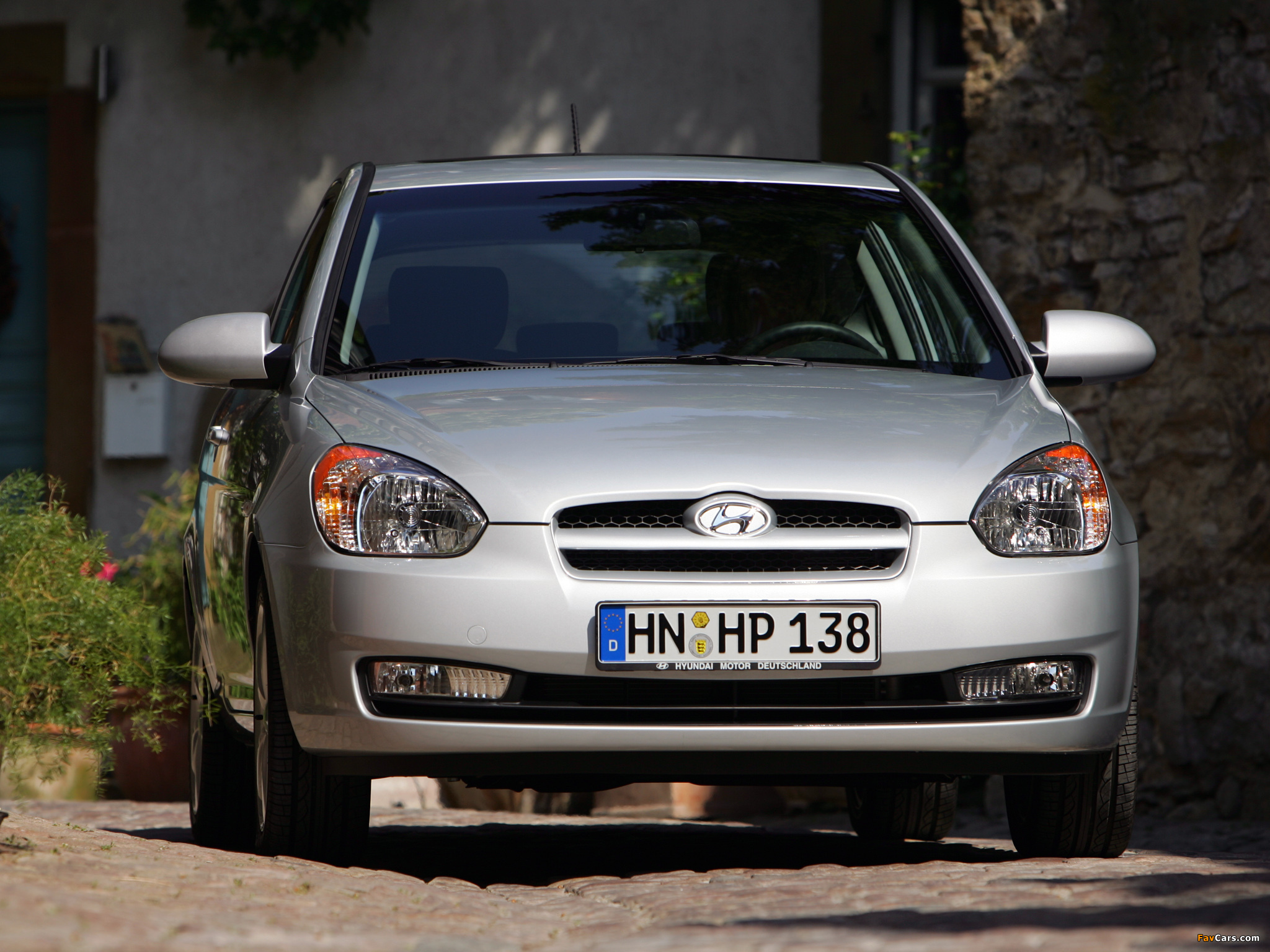 Photos of Hyundai Accent 3-door 2006–07 (2048 x 1536)