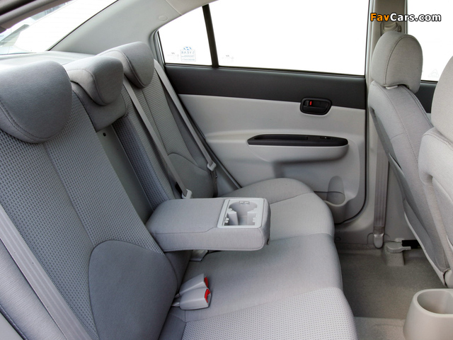 Photos of Hyundai Accent Sedan AU-spec 2006–11 (640 x 480)