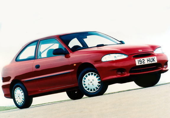 Pictures of Hyundai Accent 3-door 1996–2000