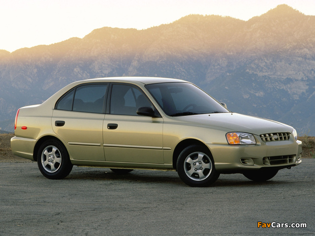 Pictures of Hyundai Accent Sedan US-spec 2000–03 (640 x 480)