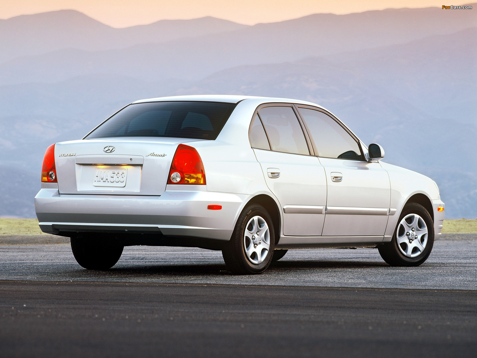 Pictures of Hyundai Accent Sedan US-spec 2003–06 (1600 x 1200)