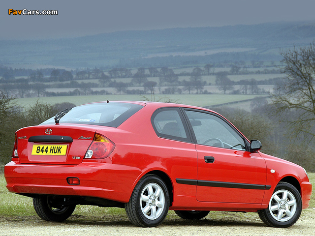 Pictures of Hyundai Accent 3-door UK-spec 2003–06 (640 x 480)