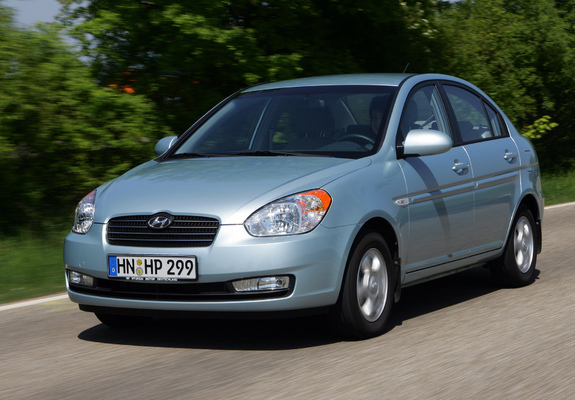 Pictures of Hyundai Accent Sedan 2006–10