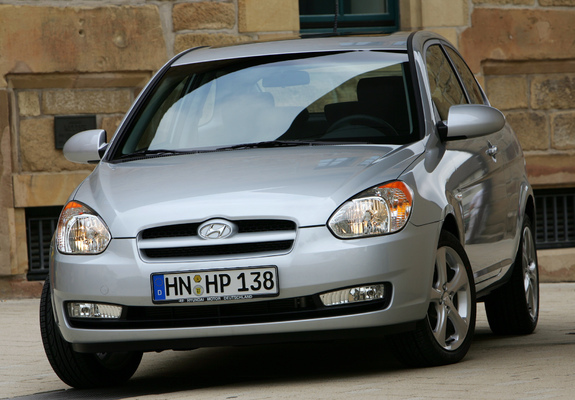 Pictures of Hyundai Accent 3-door 2006–07