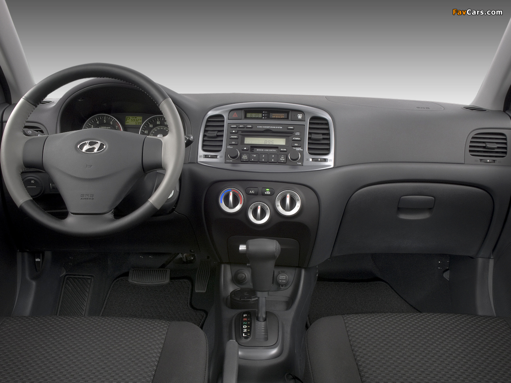 Pictures of Hyundai Accent Sedan US-spec 2006–11 (1024 x 768)