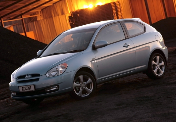 pictures-of-hyundai-accent-3-door-za-spec-2007-11