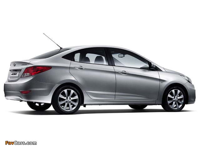 Pictures of Hyundai Accent (RB) 2010 (640 x 480)