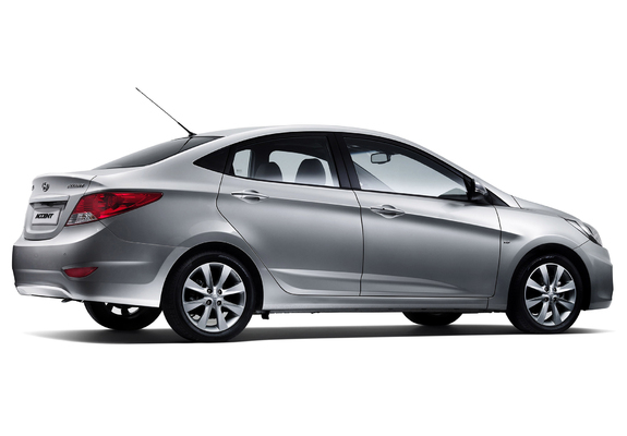 Pictures of Hyundai Accent (RB) 2010