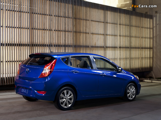 Pictures of Hyundai Accent 5-door US-spec (RB) 2011 (640 x 480)