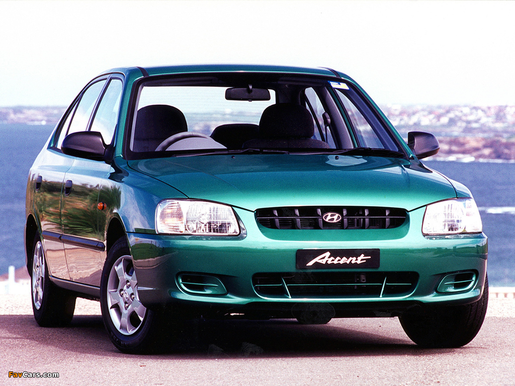 Hyundai Accent 5-door AU-spec 2000–03 wallpapers (1024 x 768)