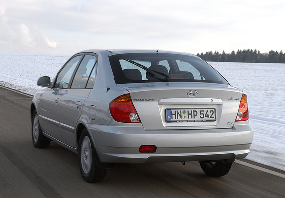Hyundai Accent 5-door 2003–06 wallpapers