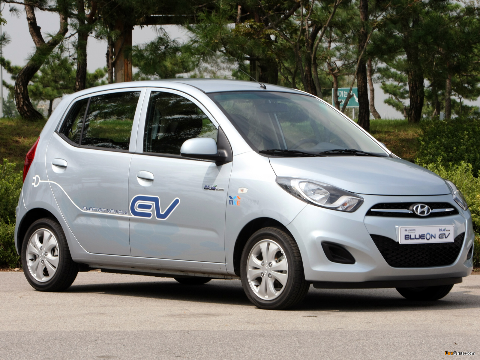 Hyundai i10 BlueOn EV Prototype 2011 pictures (1600 x 1200)