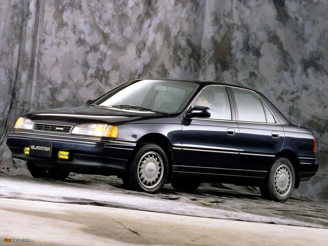 Hyundai Elantra (J1) 1990–93 images (1280 x 960)