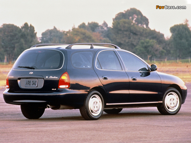 Hyundai Elantra Wagon (J2) 1996–98 photos (640 x 480)