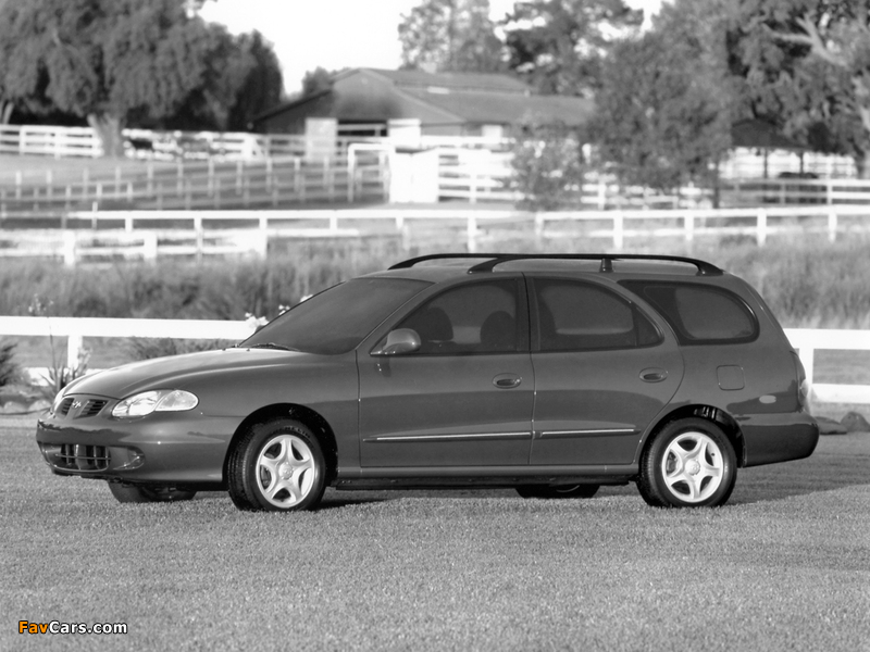 Hyundai Elantra Wagon (J2) 1998–2000 photos (800 x 600)