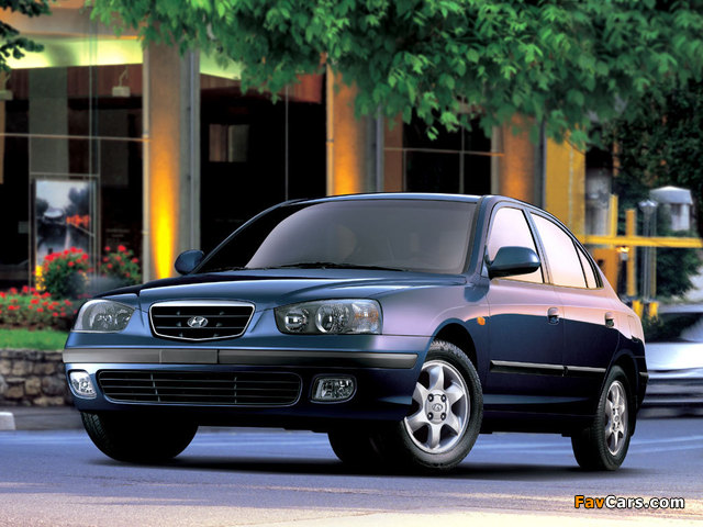 Hyundai Elantra Sedan (XD) 2000–03 images (640 x 480)