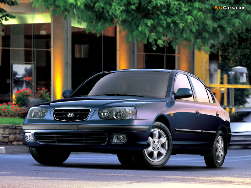 Hyundai Elantra Sedan (XD) 2000–03 images (800 x 600)