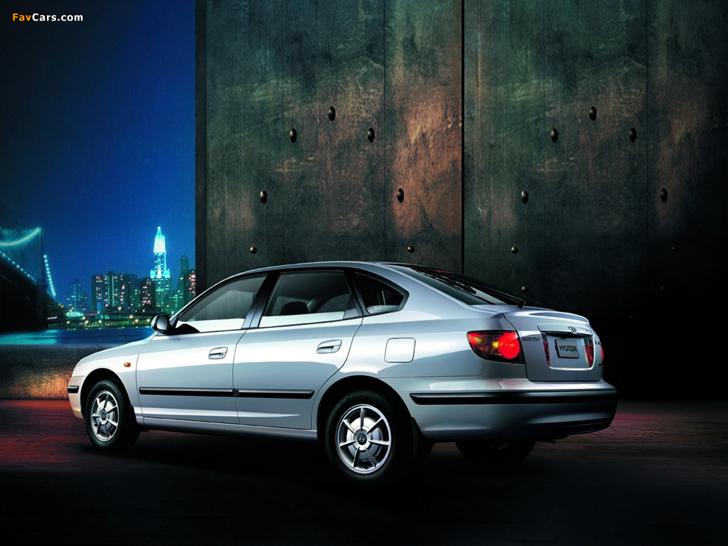 Hyundai Elantra Hatchback (XD) 2000–03 photos (1024 x 768)
