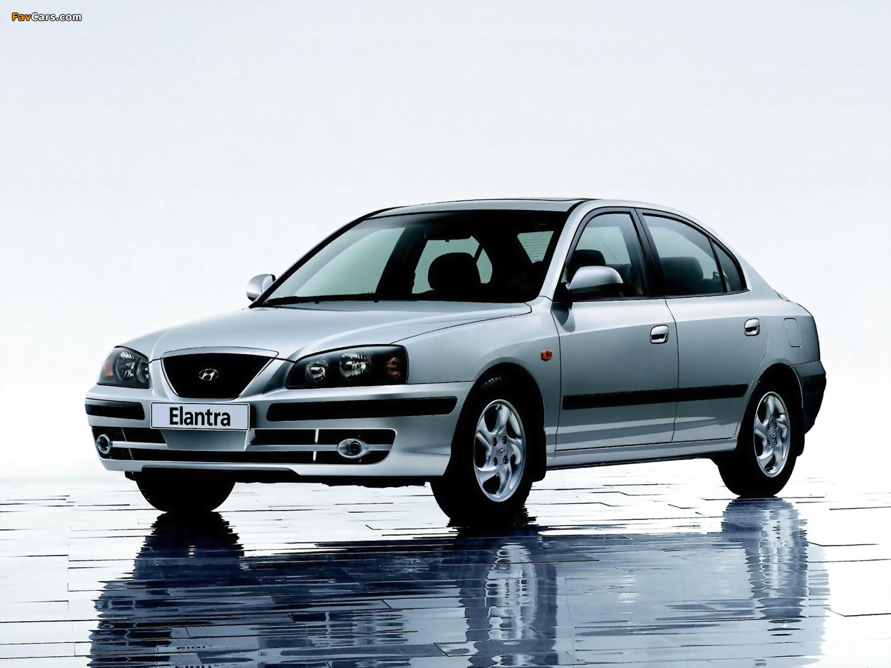 Hyundai Elantra Sedan (XD) 2003–06 images (1280 x 960)