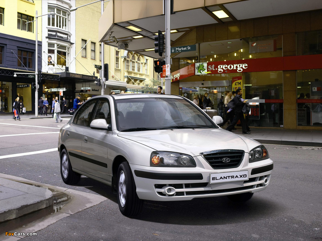 Hyundai Elantra Sedan (XD) 2003–06 images (1024 x 768)