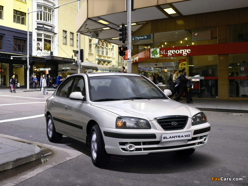 Hyundai Elantra Sedan (XD) 2003–06 images (800 x 600)
