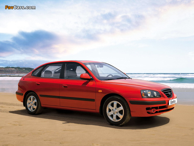 Hyundai Elantra Hatchback (XD) 2003–06 wallpapers (640 x 480)