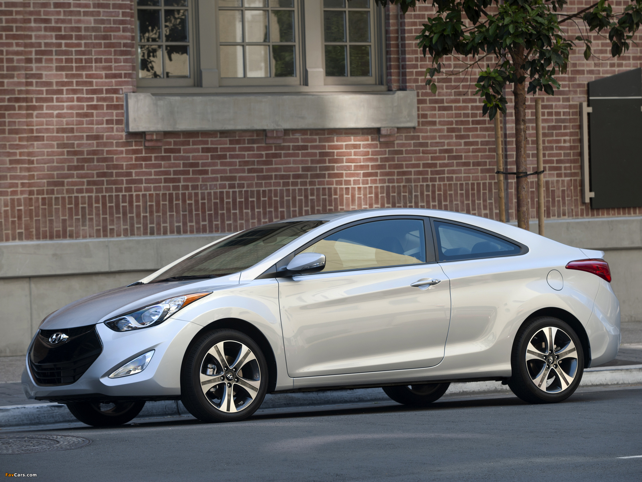 Hyundai Elantra Coupe 2012 images (2048 x 1536)