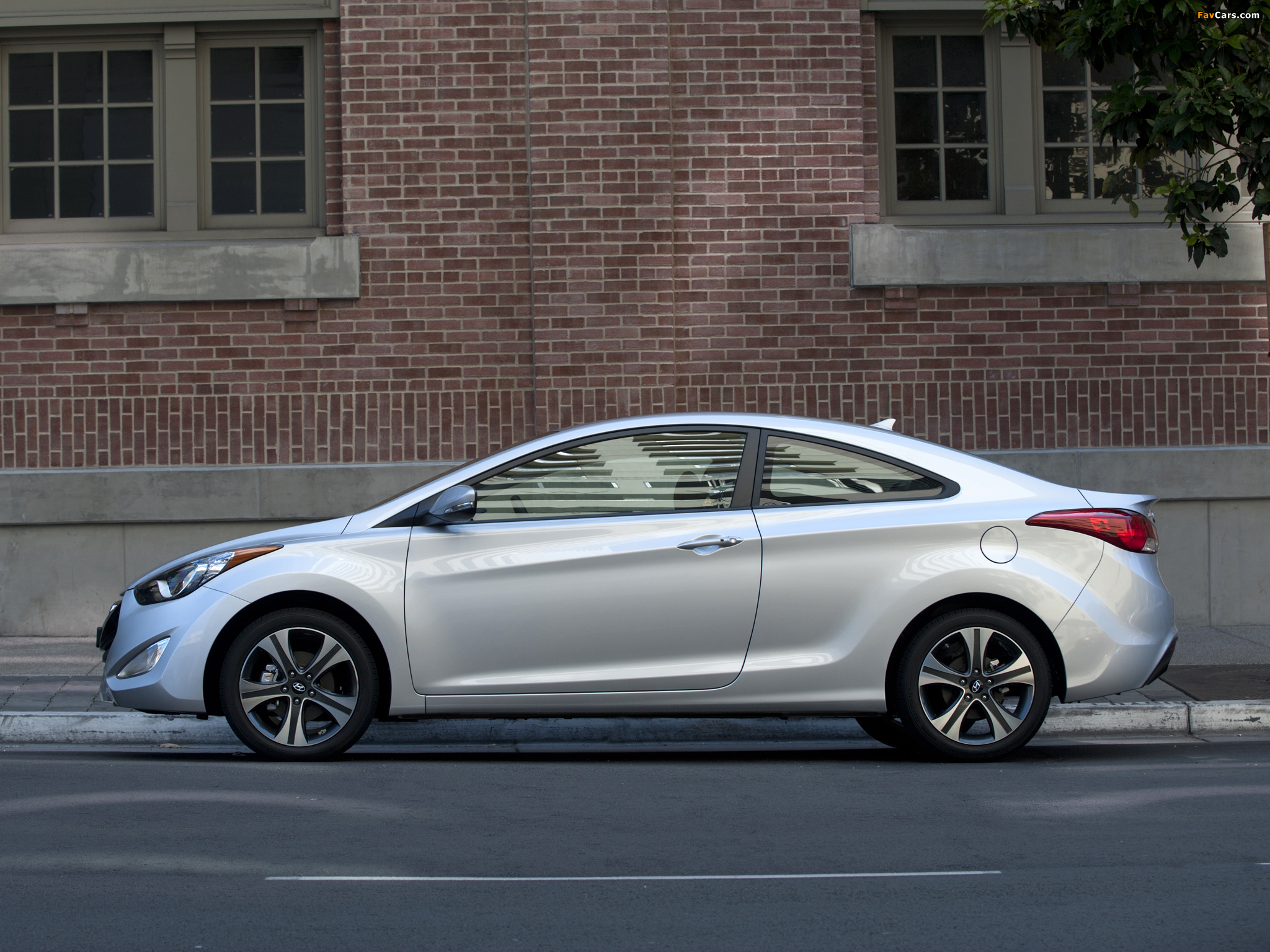 Hyundai Elantra Coupe 2012 photos (2048 x 1536)