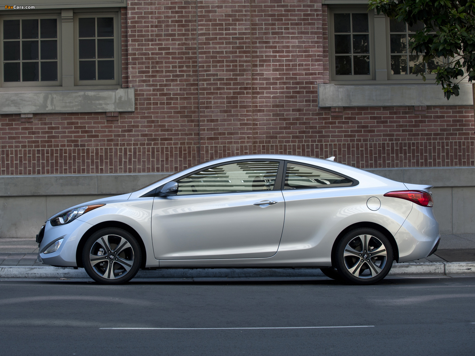 Hyundai Elantra Coupe 2012 photos (1600 x 1200)