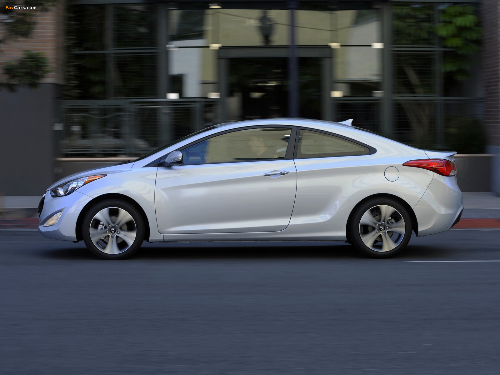 Hyundai Elantra Coupe 2012 wallpapers (1600 x 1200)