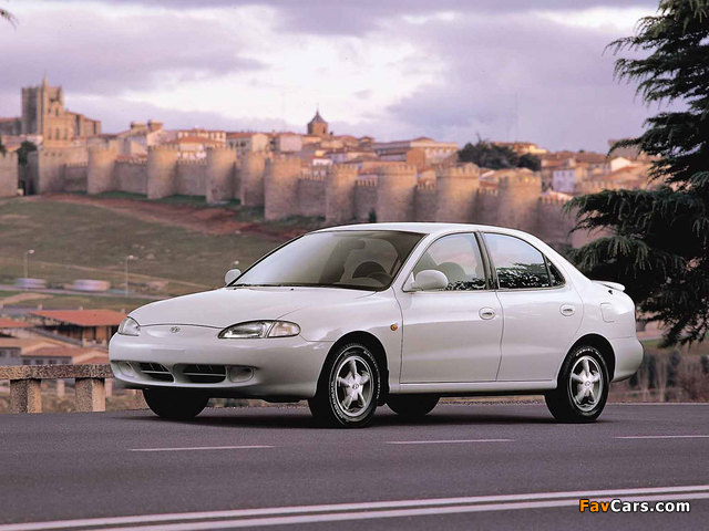 Images of Hyundai Lantra (J2) 1995–98 (640 x 480)