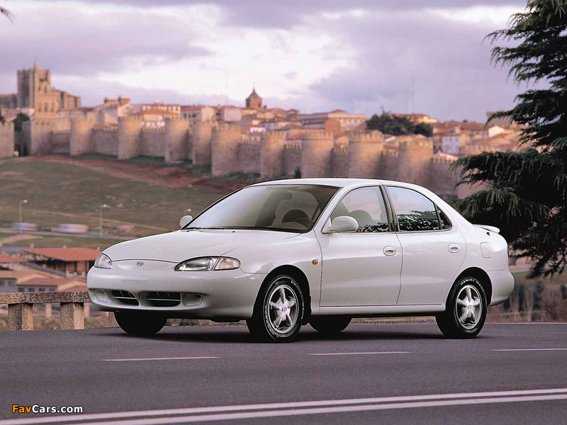 Images of Hyundai Lantra (J2) 1995–98 (800 x 600)